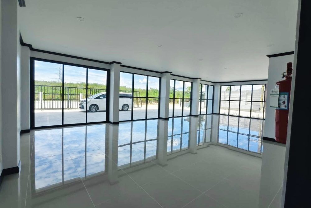 577551681_10162341355723049_2222485949418707558_n